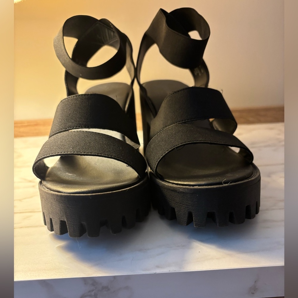 Black Madden Girl Chunky Heel Sandals Size 10